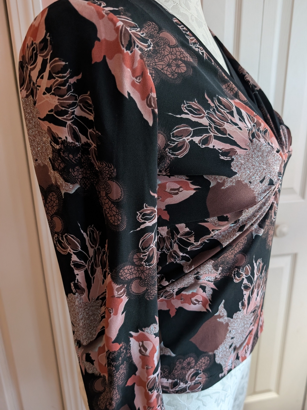 JTB Floral Stretch Top Size M - Picture 2 of 5